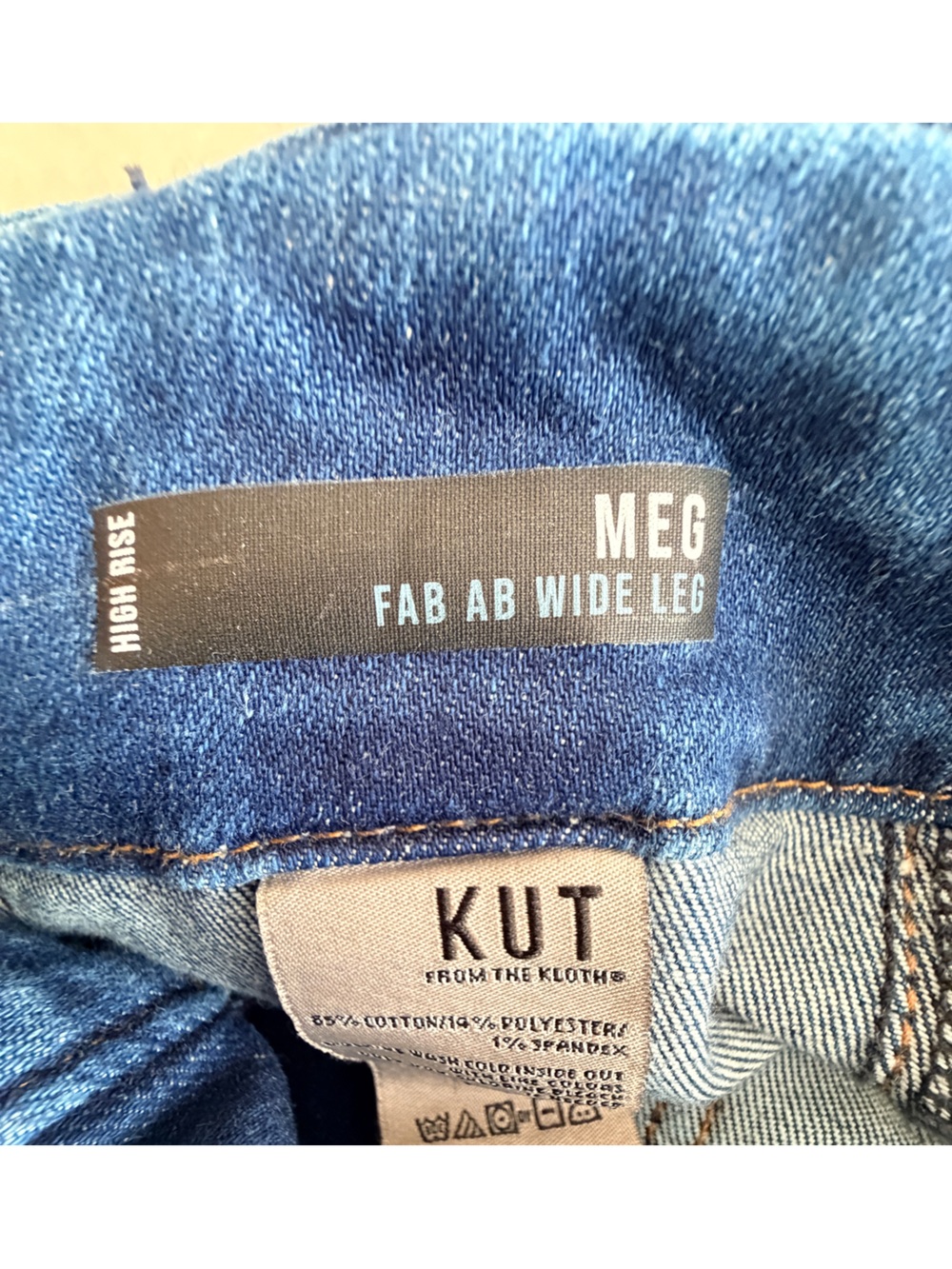 KUT from the Kloth Meg High Rise Fab Ab Wide Leg Raw Hem Jeans Size 2 - Picture 3 of 9